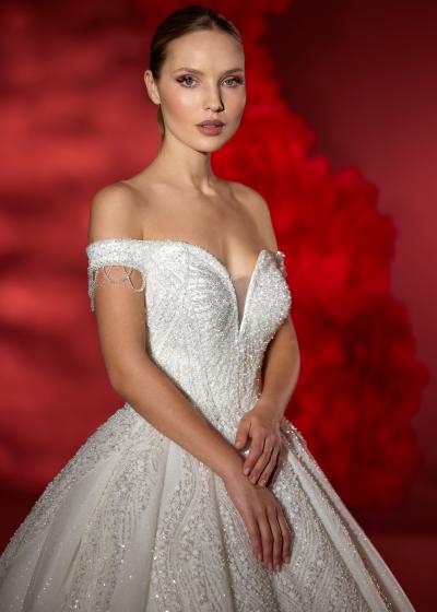 Pileli A Prenses Etek Akıtmalı Dizayn Yankol Sarkaçlı Gelinlik Modeli Model 084