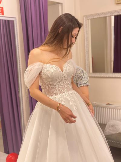 Romantik Kollu Yaprak Dizaynlı Helen Gelinlik